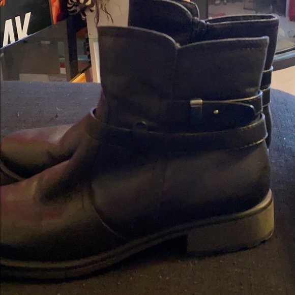 Ankle high boots - Picture 4 of 4